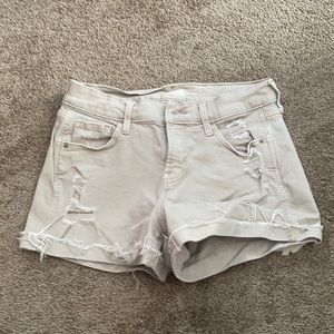 Khaki boyfriend shorts